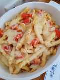Pommes mit Käse überbacken