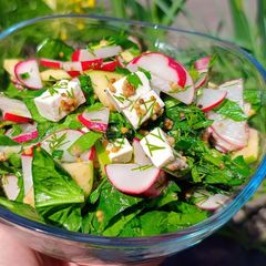A picture of 🥗 Radish Salad with Apple, Feta & Honey Dijon Dressing.