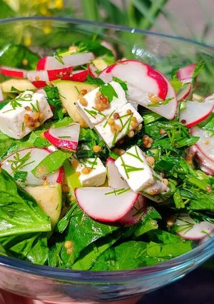 A picture of 🥗 Radish Salad with Apple, Feta & Honey Dijon Dressing.