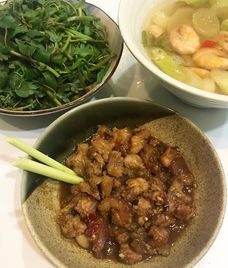 thịt ba chỉ xào ruốc