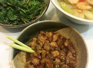 Hình của món Thịt ba rọi xào mắm ruốc.