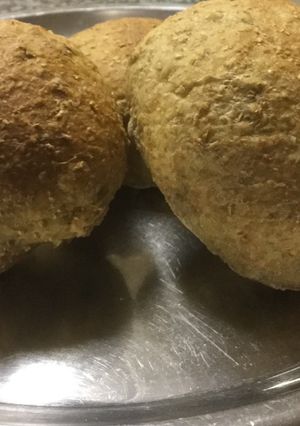 A picture of Wholewheat dinner rolls.