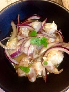 Una foto de Ceviche de langostinos