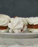 Merengues con dulce de leche