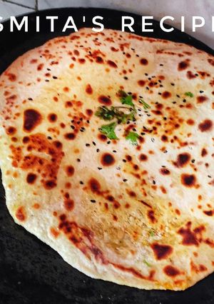 A picture of Stuffed poatato kulcha.
