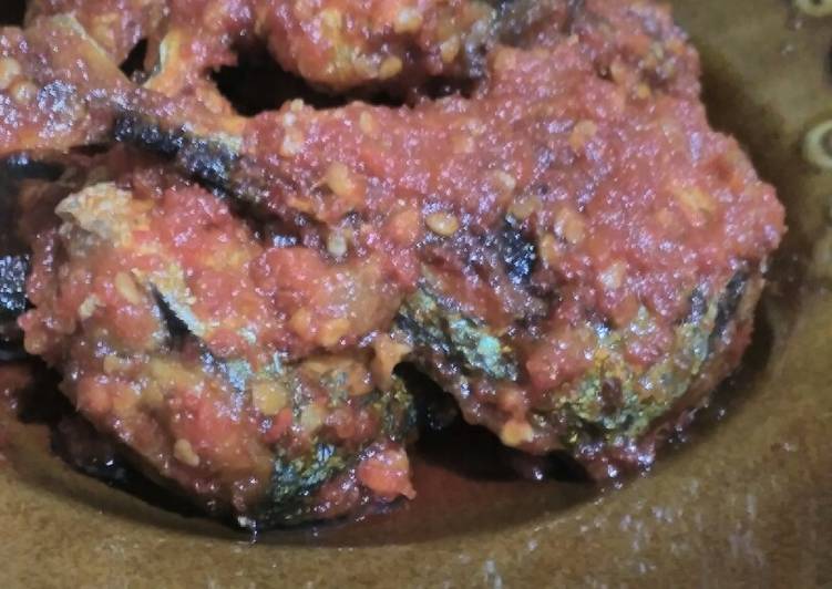 Resep Ikan kembung sambal cabe merah yang Enak Banget