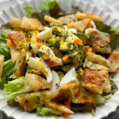 A picture of Salad with Leftover Flat Bread.