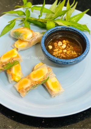 Hình của món Bánh Tráng Trứng Cút Lòng Đào.