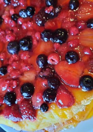 Gyümölcstortám 😊🍓🫐 recept fotója