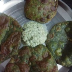 A picture of Palak paratha.