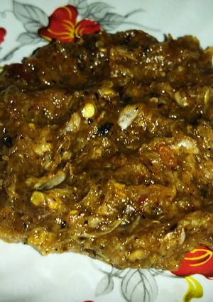 प्याज,लहसुन और लाल मिर्च की भुनी चटनी (pyaz lalsun aur lal mirch ki bhuni chutney recipe in Hindi) रेसिपी मुख्य फोटो