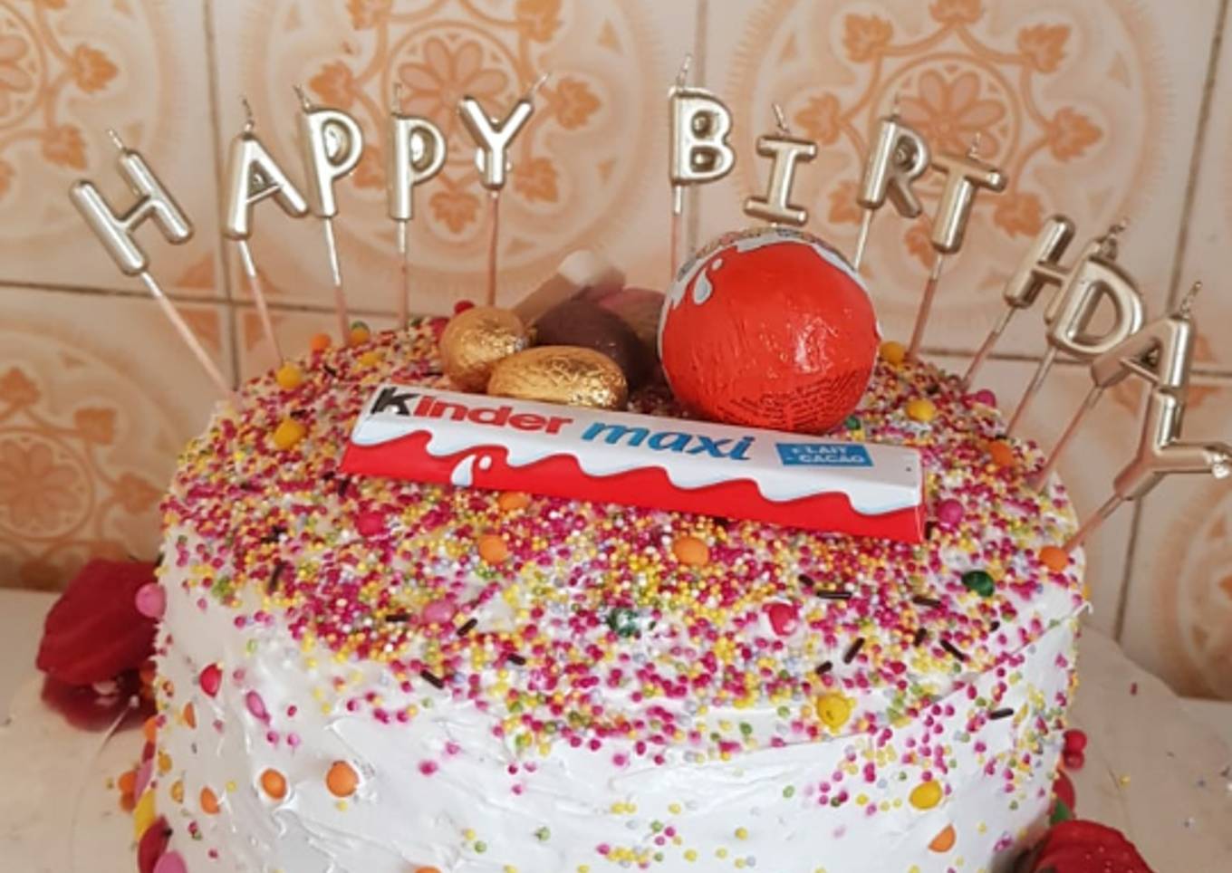 Rainbow cake aux oeufs de paques