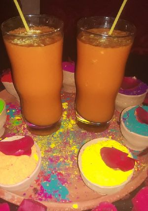 তরমুজের কেশর পেস্তা লস্যি(tarmujer keshar pista lassi recipe in Bengali) রেসিপির প্রধান ছবি