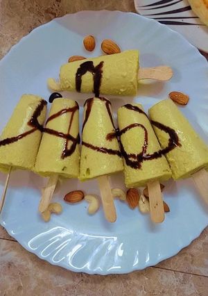केसरिया कुल्फी (kesariya kulfi recipe in Hindi) रेसिपी मुख्य फोटो