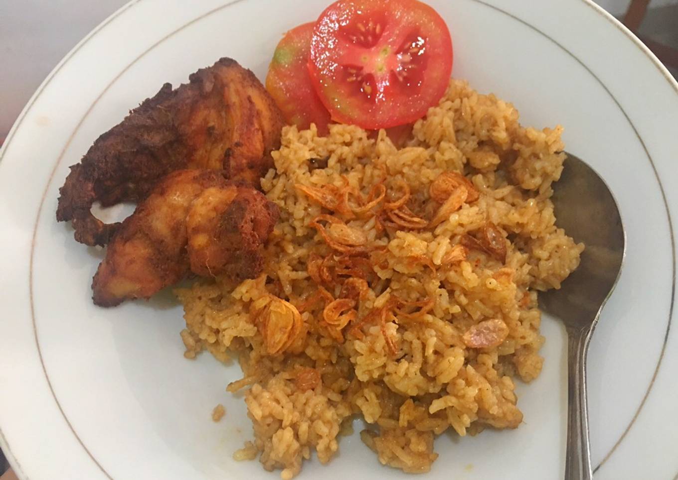 Nasi kebuli ayam goreng rendang