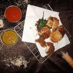 A picture of Poppyseeds Fritters.