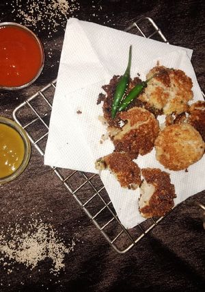 A picture of Poppyseeds Fritters.
