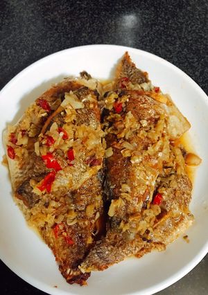 Hình của món Cá rán xối mắm gừng.