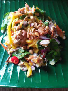 Gambar Salad mangga dengan Ikan salai Kemboja