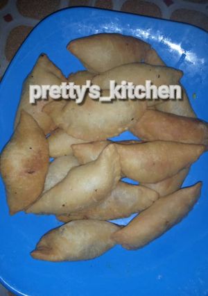A picture of Soyayyen meatpie.