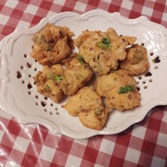 A picture of Chicken pakoras.