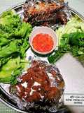 Bánh tráng cuốn thịt, cá nướng kèm rau sống