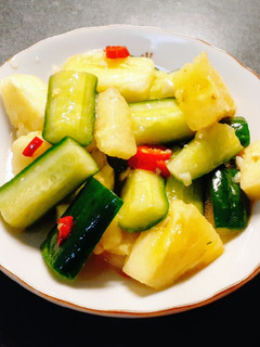 Cucumber Salad with Pineapple 涼拌鳳梨小黃瓜 的食譜成品照片