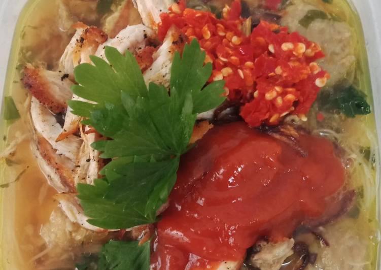 Langkah Mudah untuk Menyiapkan Mie Sop Ayam Bakso simple dan enak, Sempurna