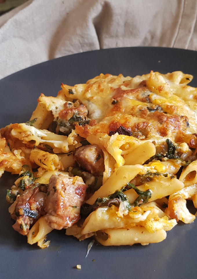 Una foto de Pasta gratinada con carne, acelgas y coliflor