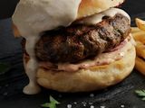 تشيز برغر غرقان بصلصة الجبن🍔Cheese burger