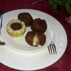 A picture of Potato bread cheese ball.