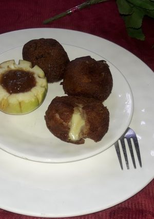 A picture of Potato bread cheese ball.