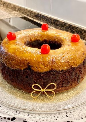 Una foto de Pastel de chocolate con leche condensada asada (Cake with roasted condensed milk)