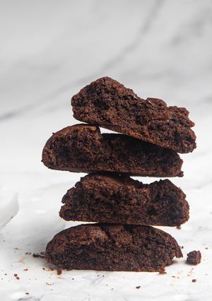 Hình của món Gluten-Free Double Chocolate Chips Cookies.