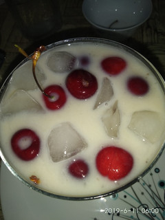 عکسی از دستور اسموتی موز و گیلاس