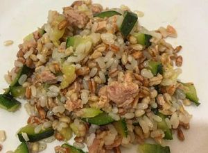 Foto di Riso ai 3 cereali con zucchine e tonno