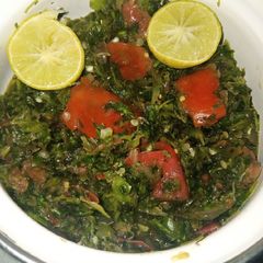 A picture of Hari chutney in desi style.