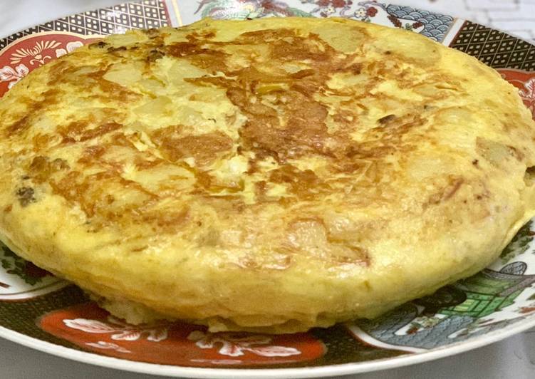 Tortilla rellena de carne picada