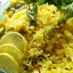 A picture of Lemon rice.
