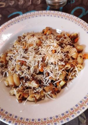Una foto de Fideos con zucchini, zanahoria y lentejas