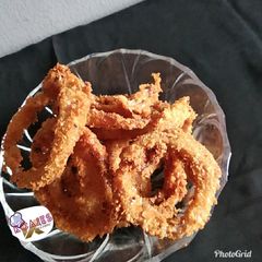 A picture of Crunchy onion rings.