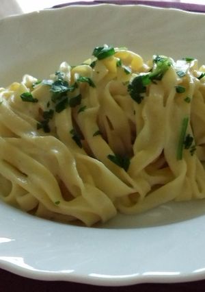 Foto di Tagliatelle con crema all'aglio