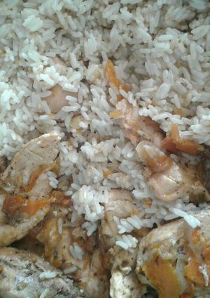 Una foto de Arroz con verduras y pollo saludable
