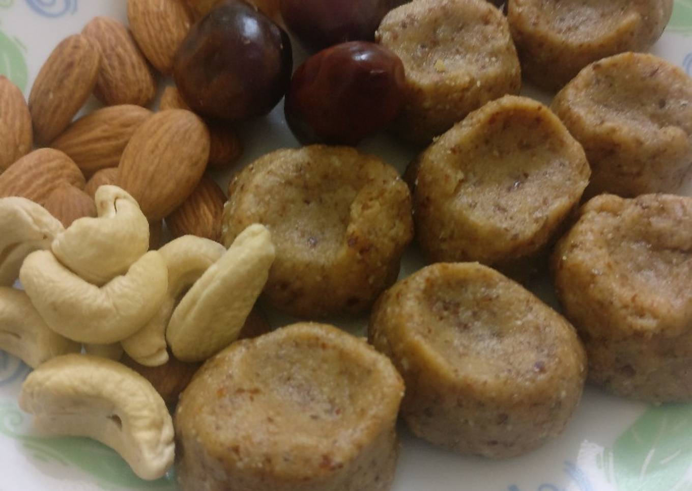 4 Ingredient Laddu