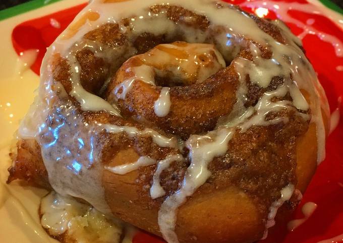 How To Get A Delicious Cinnamon Rolls with Baileys Icing