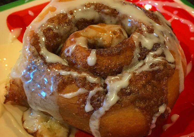 Cinnamon Rolls with Baileys Icing