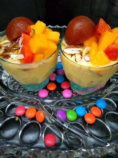 फ्रूटस फुल आइसक्रीम विथ गुलाब जामुन (Fruit Ice Cream with Gulab Jamun Recipe in Hindi) रेसिपी मुख्य फोटो
