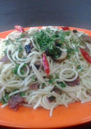 Foto resep Spaghetti Aglio Olio with Smoke Beef and Mushroom