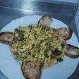 Revuelto de grelos y colas de langostino