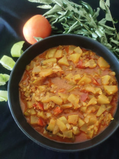 बिना लहसुन प्याज़ कि लौकी की सब्जी (Bina lahsun pyaz ki lauki ki sabzi recipe in Hindi) रेसिपी मुख्य फोटो